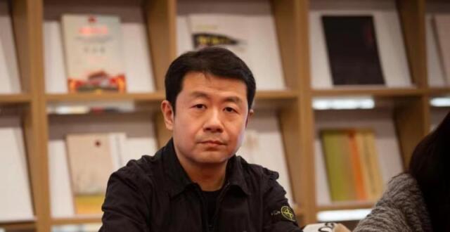 跳出类型小说的窠臼写出内在文学性 吕铮新作《打击队》在京研讨_腾讯新闻