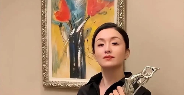 警方通报编剧秦雯自称袭警捞人事件：捞人是开玩笑的，为了显示人脉_腾讯新闻