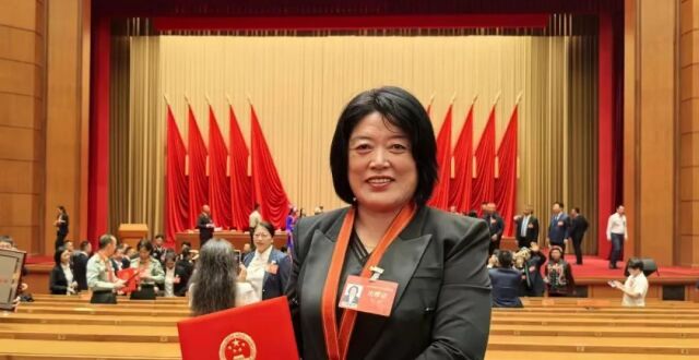 牢记嘱托 感恩奋进——全国民族团结进步模范刘娜谈体会_腾讯新闻