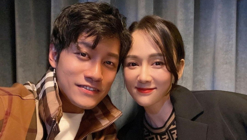 艾伦晒与陈乔恩甜蜜日常,偷拍老婆自拍,语气宠溺满脸幸福超恩爱