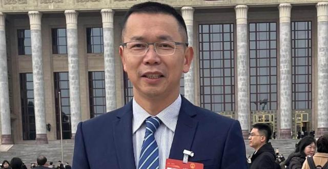 全国人大代表黄贵松：扎根基层深调研，为民生福祉鼓与呼_腾讯新闻
