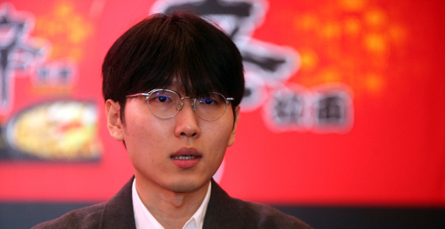 俞斌续约依然没主心骨！农心杯中国队遭六连败 王星昊送申真谞20连胜_腾讯新闻