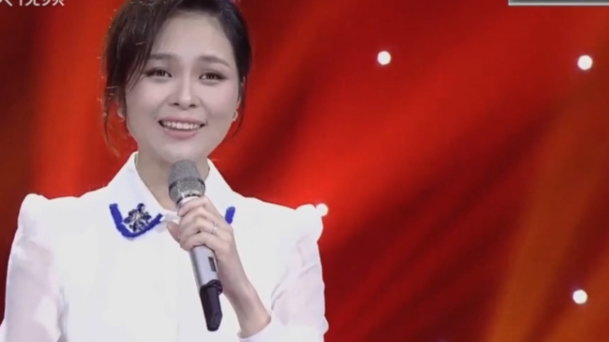 龚爽演唱《愿亲人早日养好伤》，旋律悠扬，开口就深入人心_腾讯新闻