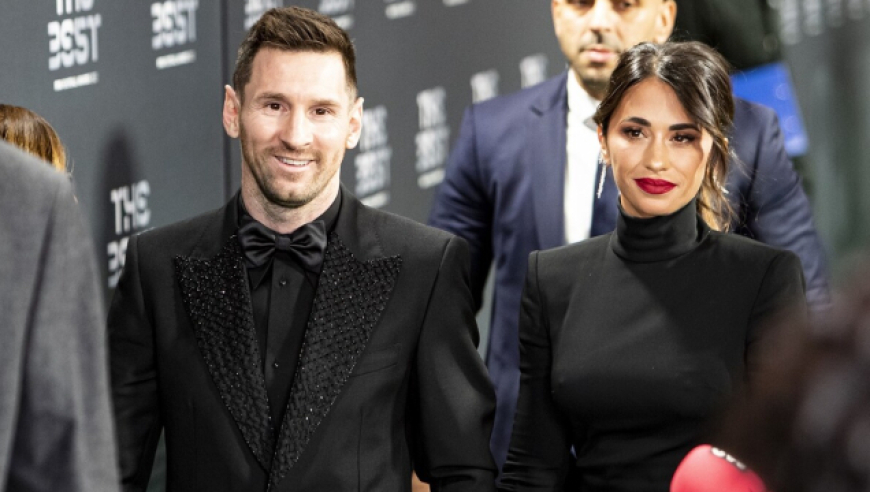 梅西和安东内拉花式接吻盘点