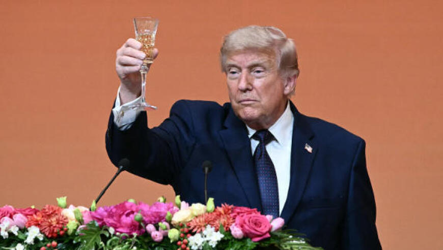 特朗普在中国破例喝酒了？白宫回应