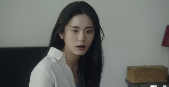 《乌云之上》：李小冉面前，敢“带衣服”进组的，我只服孙俪！_腾讯新闻