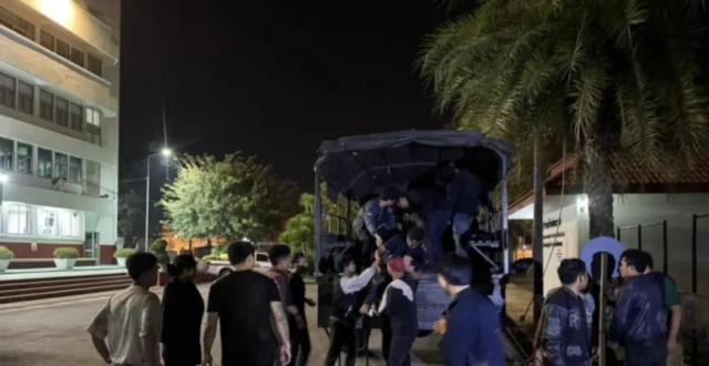 一群外国人从缅甸妙瓦底“逃”进泰国湄索，之后全被逮捕！_腾讯新闻