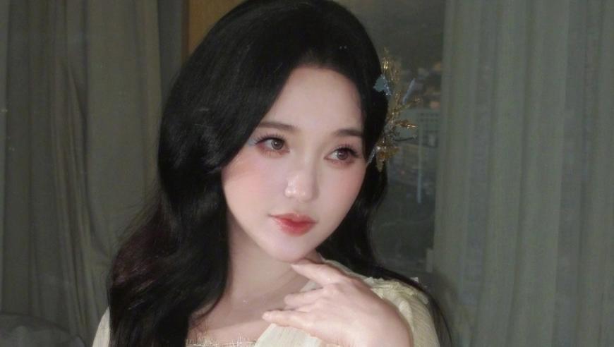 金莎央视七夕晚会再唱《星月神话》，一开口满满的都是回忆，梦回《神话》