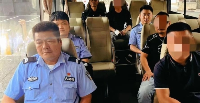 益阳：酒吧内十多人打架斗殴！已有7人被拘_腾讯新闻