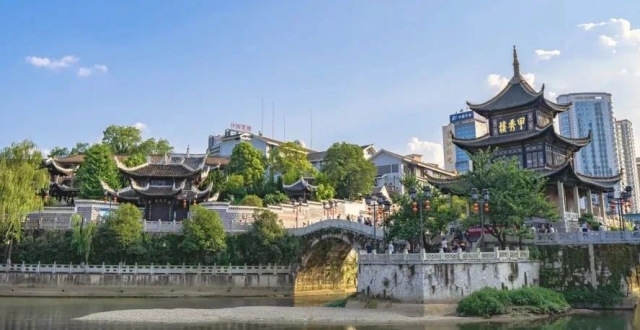 贵州“候鸟式养老”爆火，离不开这些卓越优势_腾讯新闻
