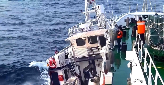 中国海警正告菲方停止侵权挑衅