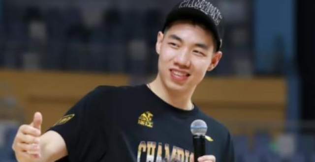 朱俊龙、吴骁曾有机会加盟首钢队，布朗在首钢打过球；北京球迷心碎了_腾讯新闻