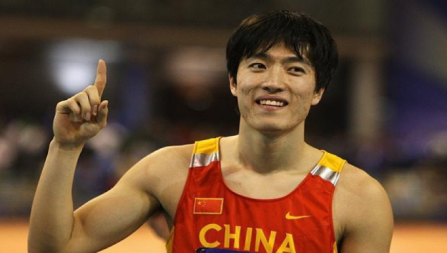 体坛名场面|大邱田径世锦赛,刘翔最后惨遭罗伯斯打手,痛失金牌