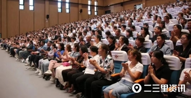 全国优秀教师庞明凯：启智、润心给学生教授有生命的历史_腾讯新闻