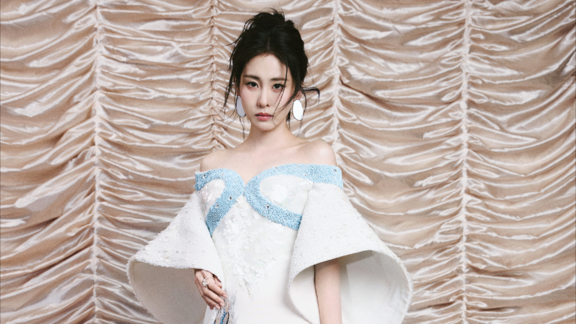 抢吴莫愁资源,偷生华晨宇孩子让杰娜受牵连,张碧晨踩碎多少真心?