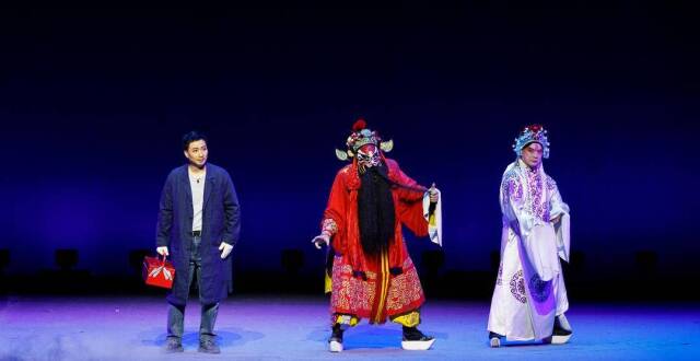 讲述“装台人”的奋斗与坚守锡剧《装台》成功上演_腾讯新闻