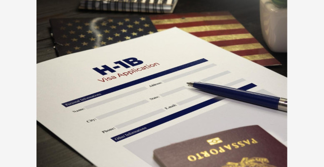 美政府加强对H-1B签证申请人的审查缩略图