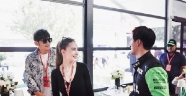 周冠宇：这周很多问题会努力解决；谢谢杰伦哥和Hannah支持！_腾讯新闻
