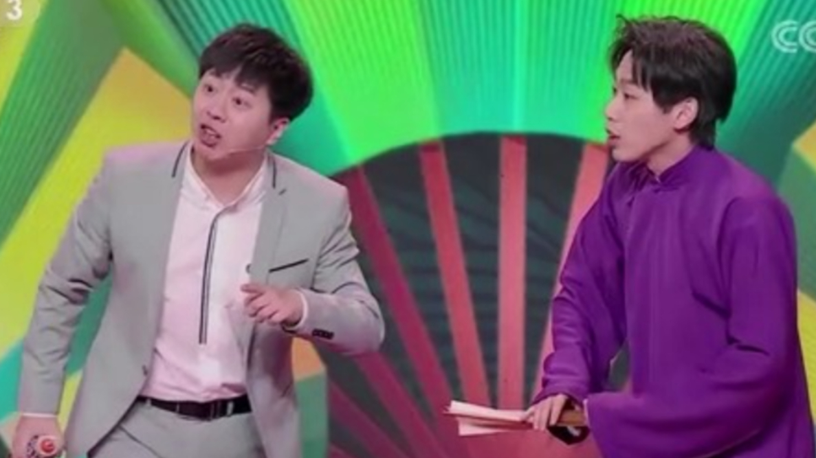 李丁、董建春强强连对手！带来小品《游湖借伞》全程高能，英达当场笑翻_腾讯新闻