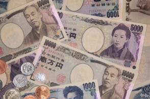日元汇率低至近40年最低水平，长期弱势会对经济形成哪些冲击？对日本旅游业有何影响？