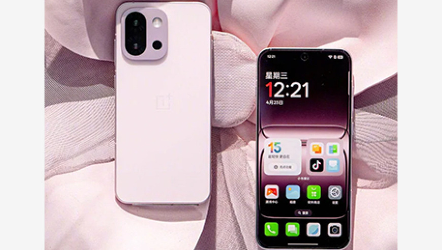 Redmi Exec Dismisses Small-Screen Phones as 'False Demand'