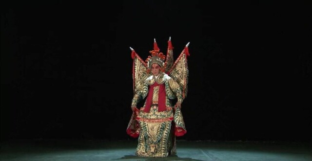 走进京剧的黄金时代｜第四十二回 好扮相讲究台下功，名戏角吃尽勒头苦_腾讯新闻