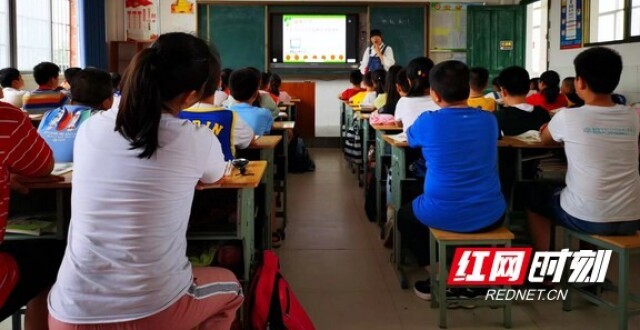 教师风采丨刘爱群：倾注爱心，培育桃李_腾讯新闻