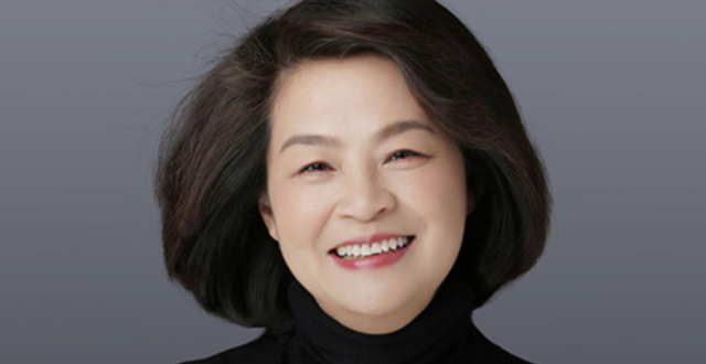 中兴通讯迎来首位女掌舵人，方榕出任董事长_腾讯新闻