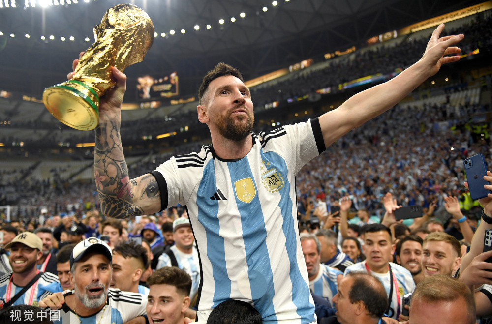 尽管很多人不想承认梅西在阿根廷国家队的历史地位已超越马拉多纳