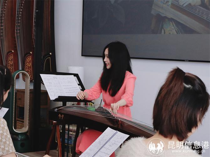 白洋以严谨与细致的教学,为我省古筝从业者,爱好者打开了更广阔的视野